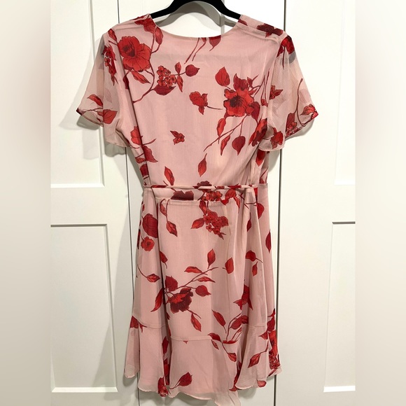 ALL IN FAVOR Pink Floral Wrap Dress (Size M) - Picture 2 of 3